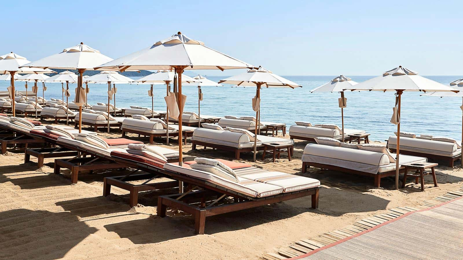 beach club di lusso Armani